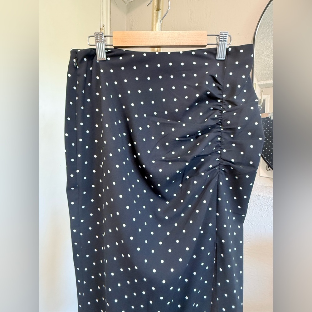 NWOT - Something Navy Rouched Midi Slip Skirt Black w. White Polka Dot - Size S - Picture 4 of 11